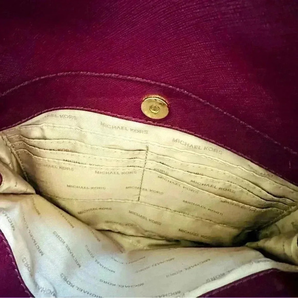 Micheal Kors Plum Jet Set Saffiano Leather Tote - Picture 14 of 16